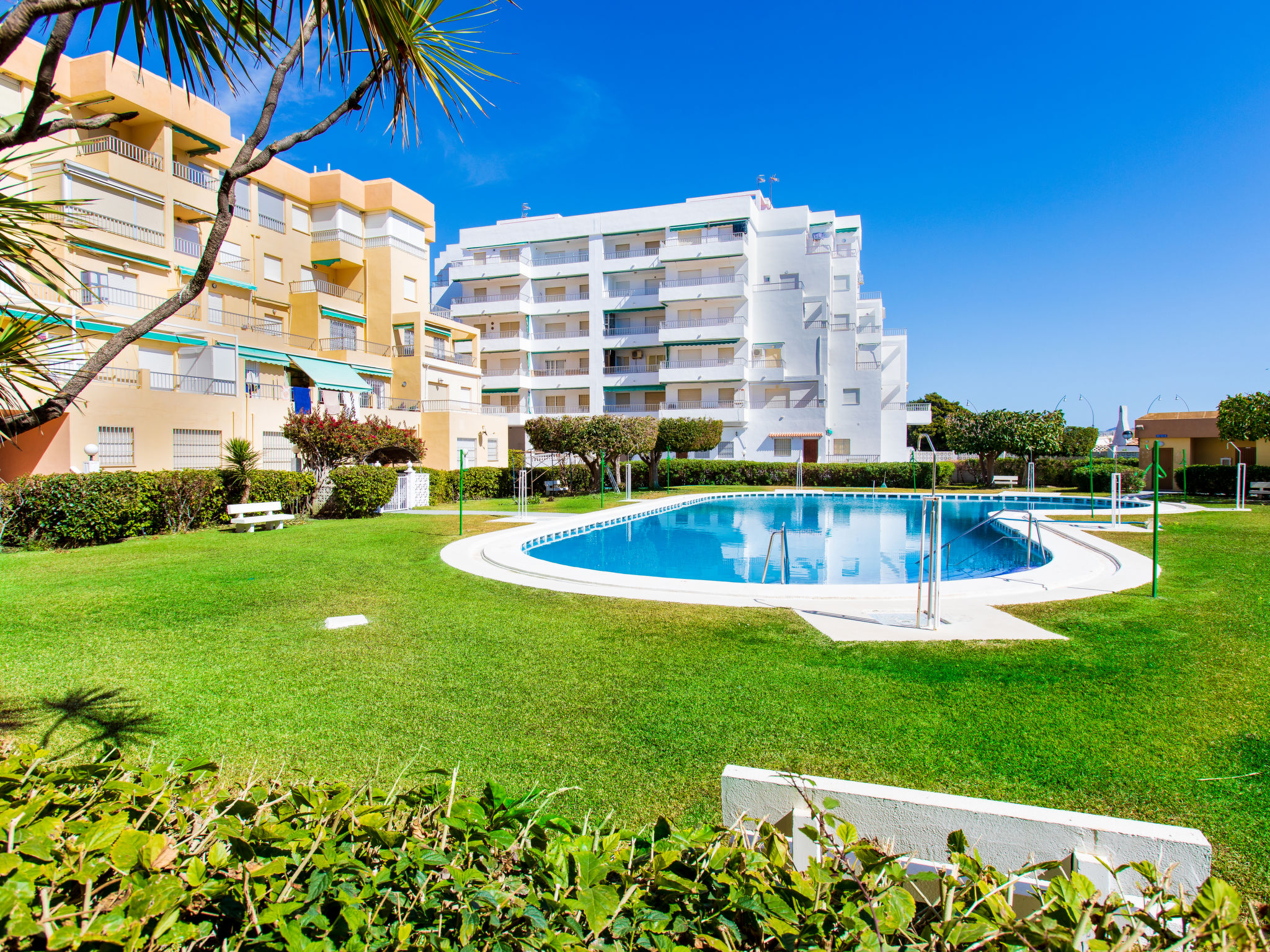Foto 1 - Apartamento de 2 quartos em Salobreña com piscina e vistas do mar