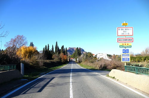 Photo 30 - 2 bedroom House in Roquebrune-sur-Argens with garden and terrace