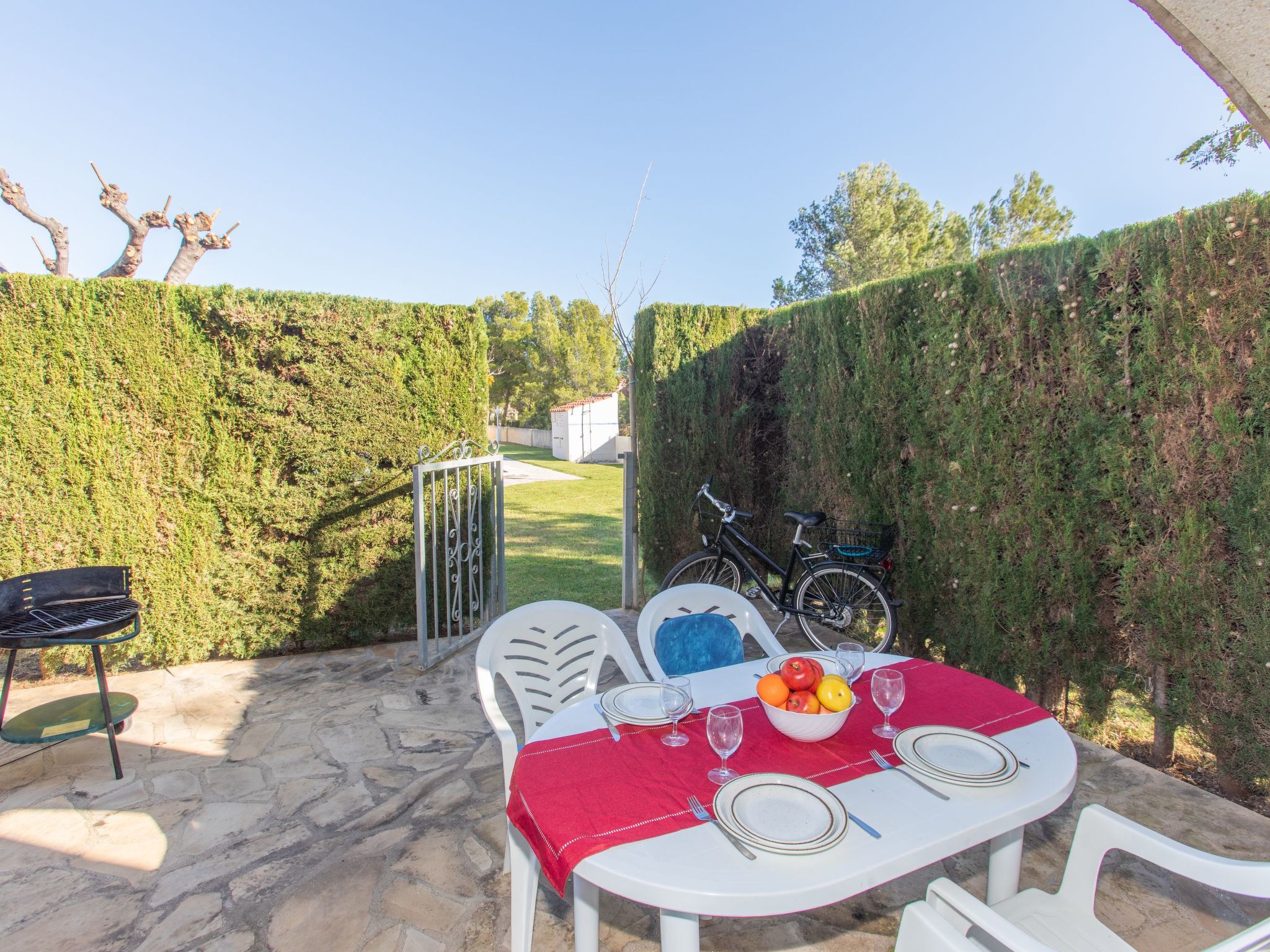 Photo 2 - 2 bedroom Apartment in Mont-roig del Camp with swimming pool and garden