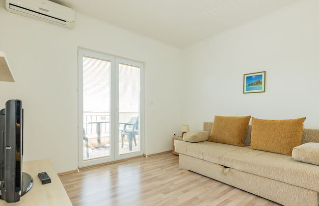 Apartamento de 2 quartos em Jasenice com piscina e jardim - Foto 11