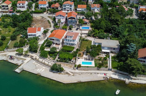 Photo 3 - Appartement de 1 chambre à Jasenice avec piscine et vues à la mer