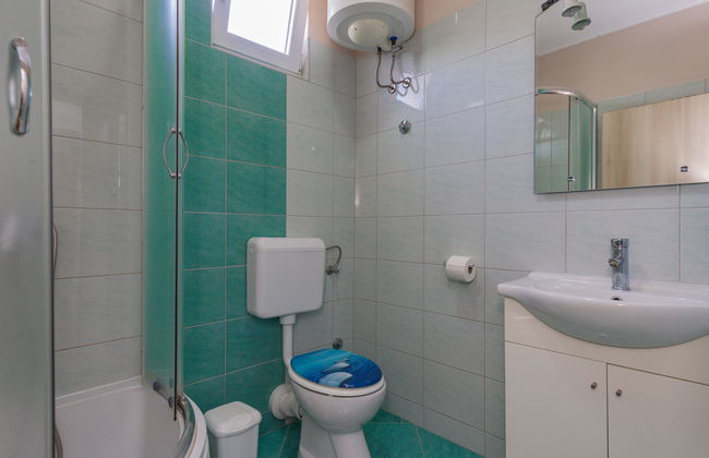 Apartamento de 2 quartos em Jasenice com piscina e jardim - Foto 12