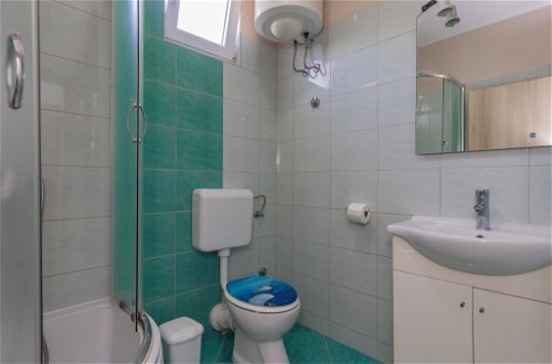 Photo 12 - 1 bedroom Apartment in Jasenice with swimming pool and sea view