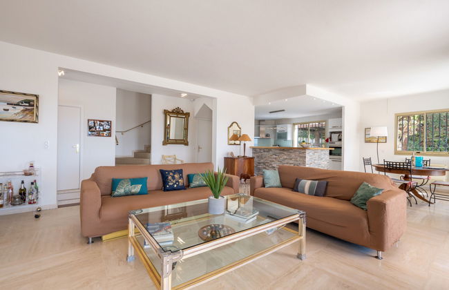 5 bedroom House in Mougins with private pool and garden - Photo 8