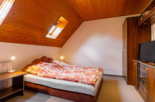 Foto 10 - Apartment mit 4 Schlafzimmern in Siófok mit garten und blick auf die berge