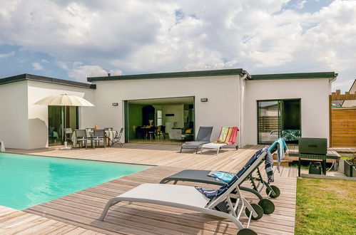 Foto 4 - Haus mit 4 Schlafzimmern in Plounéour-Brignogan-plages mit privater pool und garten