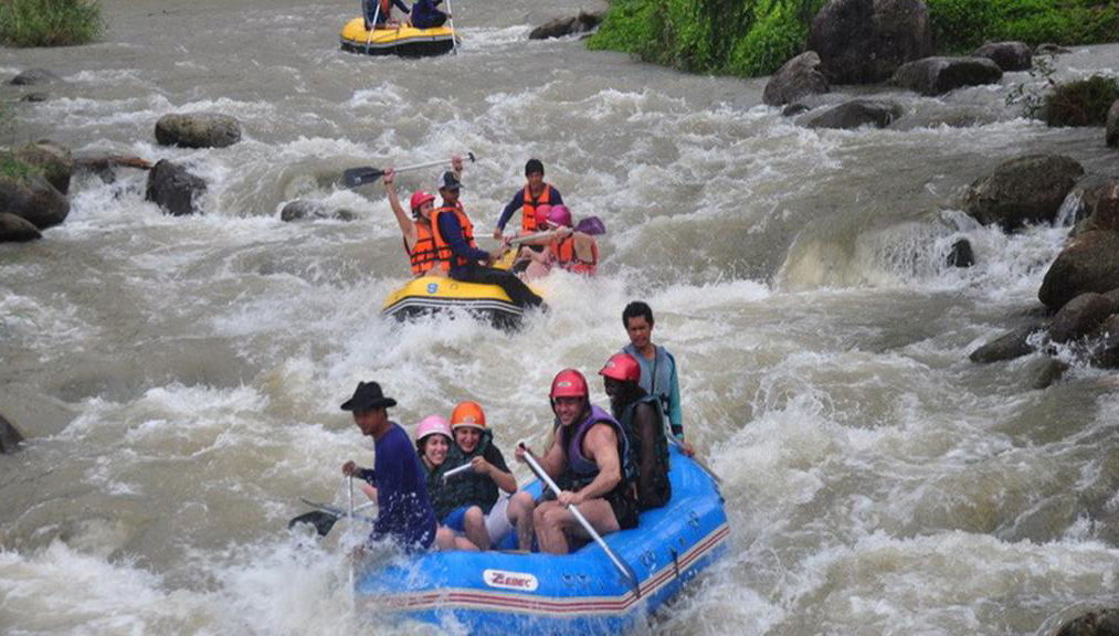 White Water Rafting - Photo 1