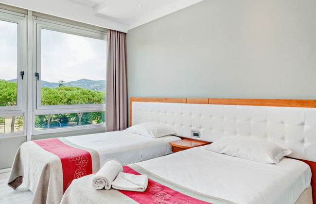 Italiana Hotels Florence - Photo 35
