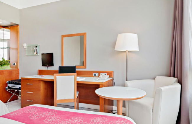 Italiana Hotels Florence - Photo 36