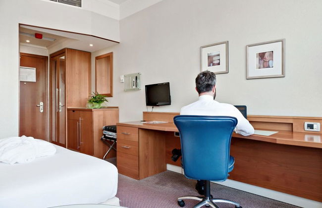 Italiana Hotels Florence - Photo 17