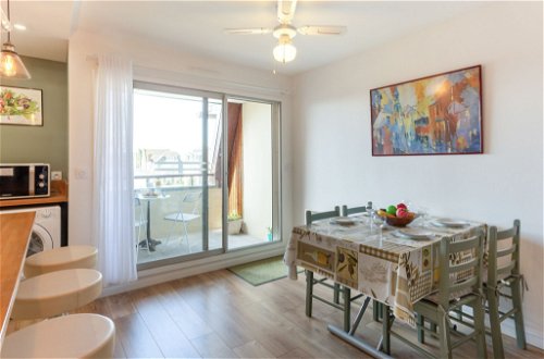Foto 9 - Apartamento de 2 quartos em Cabourg com vistas do mar