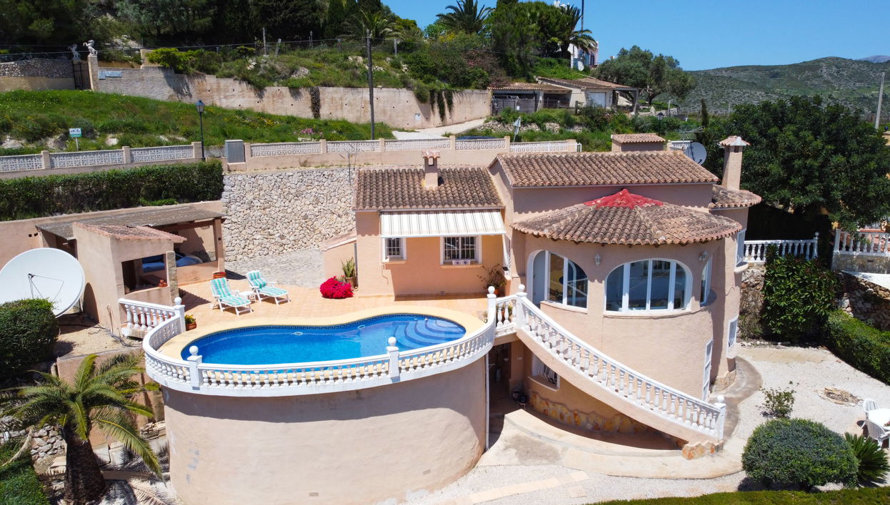 Maison de 3 chambres à Teulada avec piscine privée et jardin - Photo 1