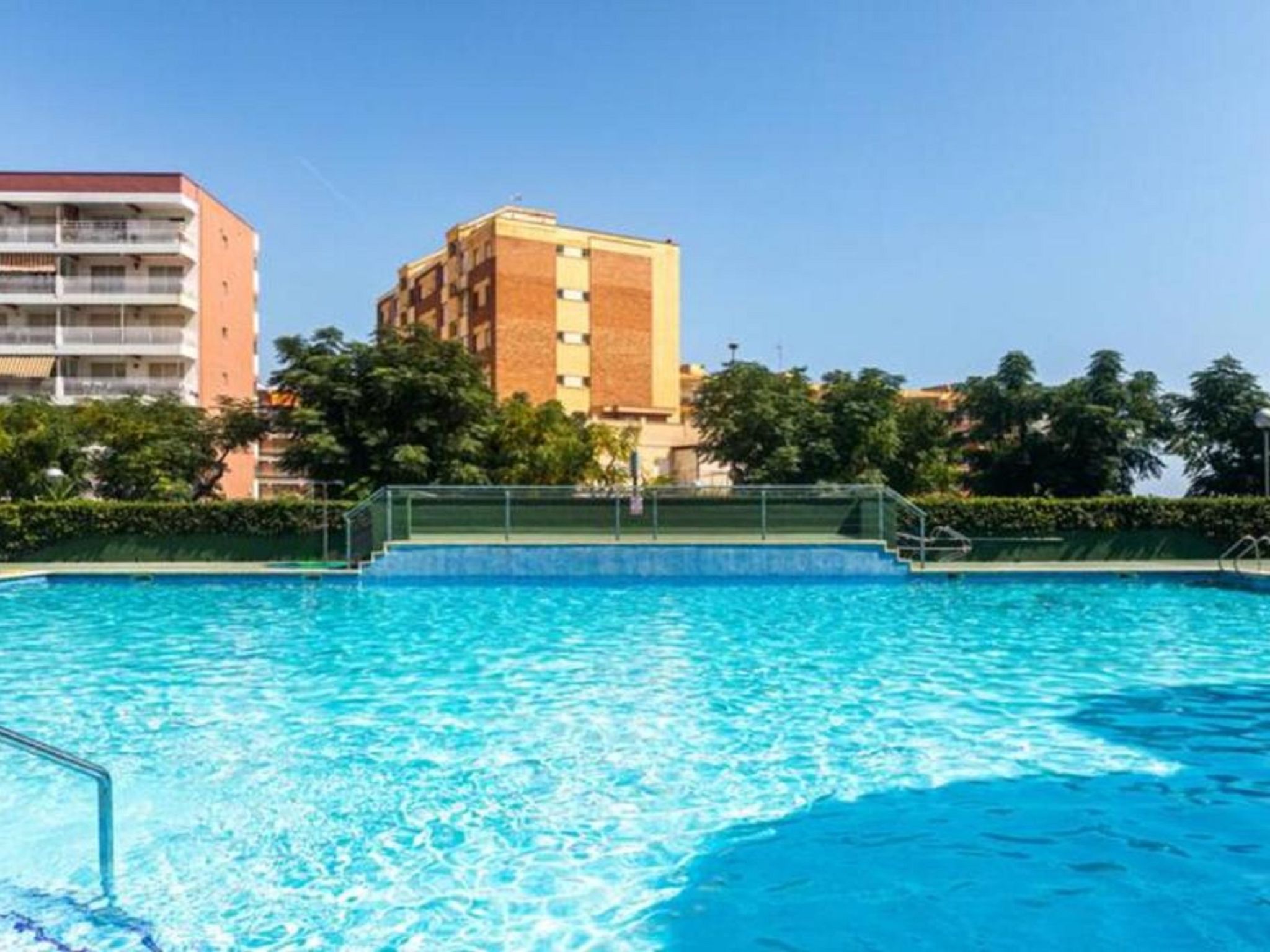 Foto 1 - Apartamento em Vila-seca com piscina e jardim