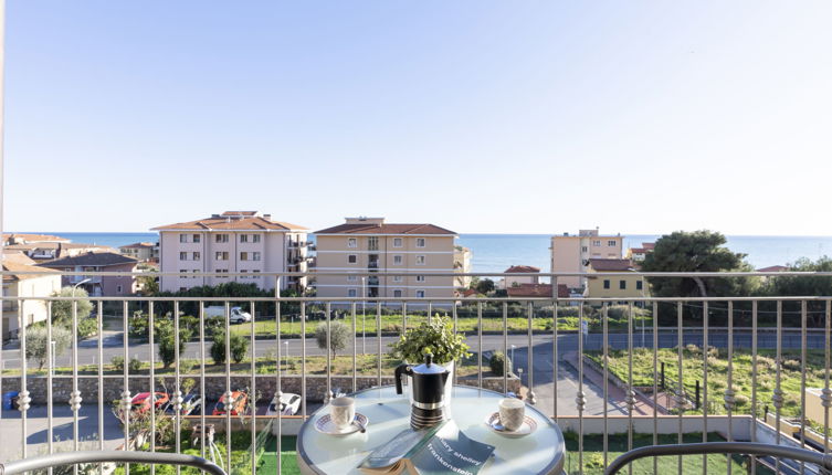 Foto 1 - Appartamento con 1 camera da letto a Riva Ligure con terrazza e vista mare