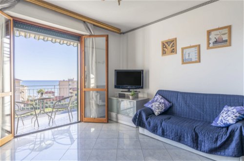 Photo 2 - Appartement de 1 chambre à Riva Ligure avec terrasse et vues à la mer