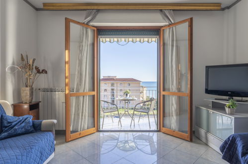 Foto 6 - Appartamento con 1 camera da letto a Riva Ligure con terrazza e vista mare