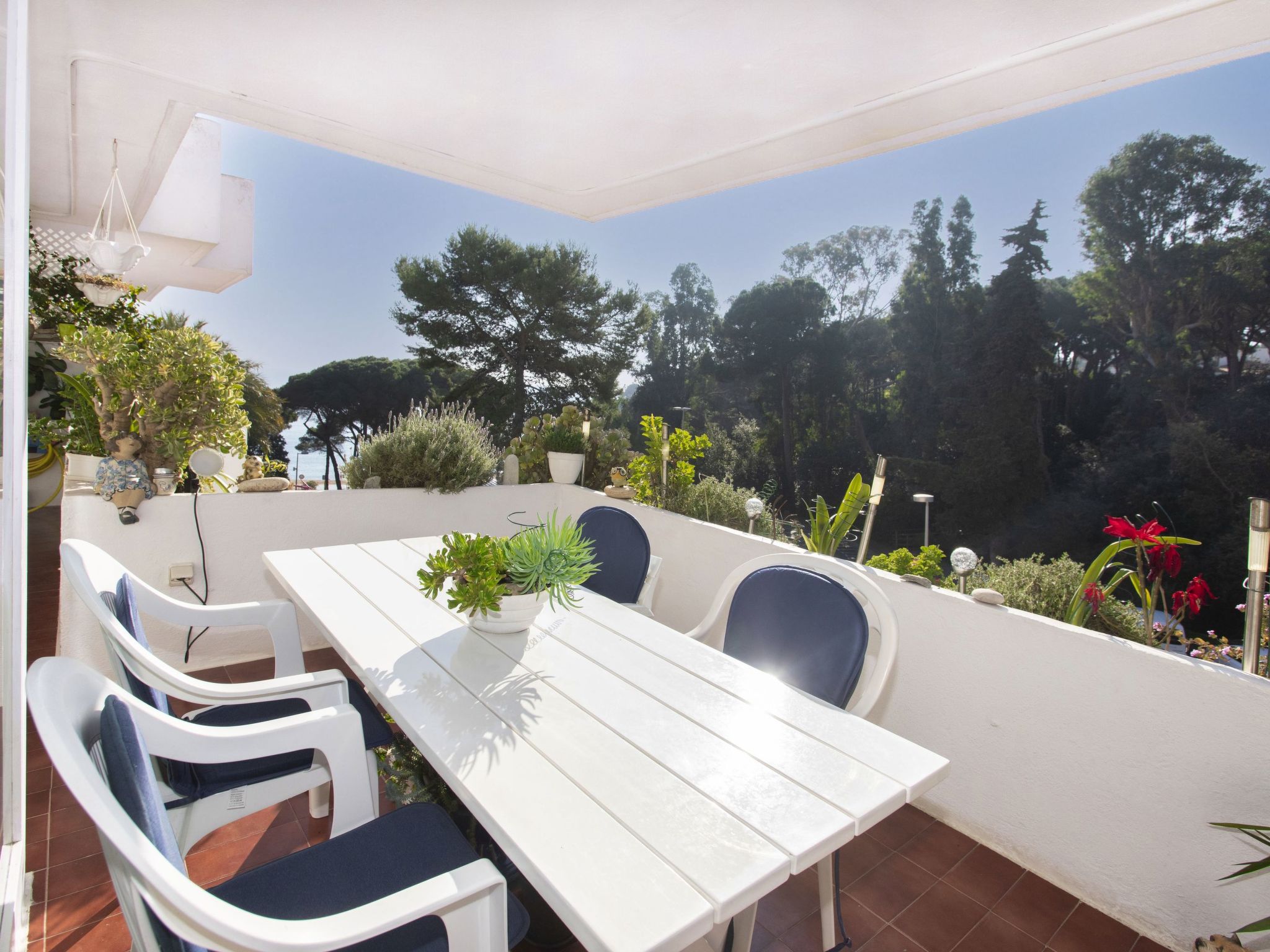 Photo 2 - 4 bedroom Apartment in Blanes with swimming pool and garden