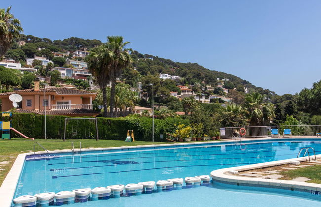 Apartamento de 5 quartos em Blanes com piscina e jardim - Foto 1