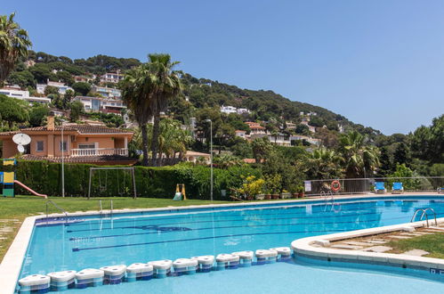 Photo 21 - Appartement de 4 chambres à Blanes avec piscine et vues à la mer