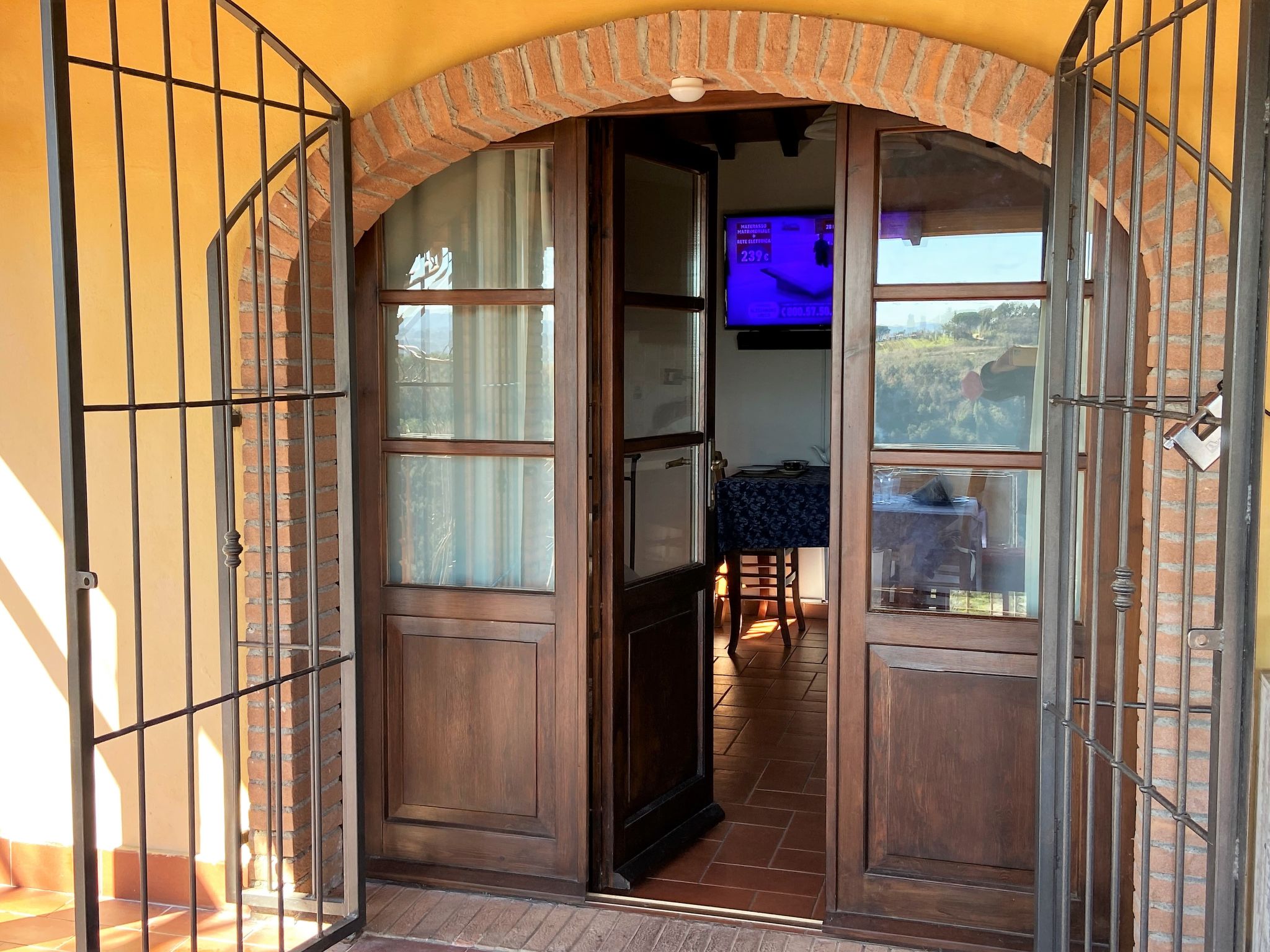 Photo 13 - Maison de 1 chambre à Riparbella avec jardin et terrasse