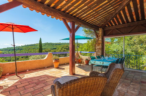 Photo 28 - 3 bedroom House in Le Lavandou with private pool and garden