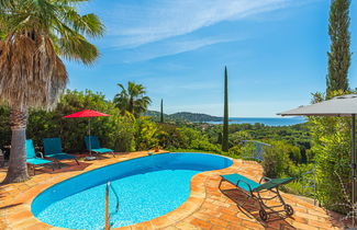 Foto 1 - Casa con 3 camere da letto a Le Lavandou con piscina privata e giardino