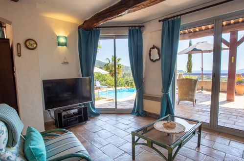 Foto 9 - Haus mit 3 Schlafzimmern in Le Lavandou mit privater pool und blick aufs meer