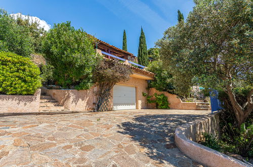 Photo 30 - 3 bedroom House in Le Lavandou with private pool and garden
