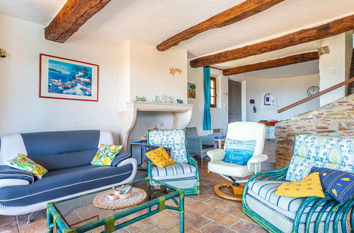 Photo 7 - 3 bedroom House in Le Lavandou with private pool and garden