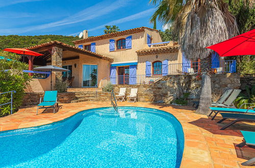 Photo 2 - 3 bedroom House in Le Lavandou with private pool and garden