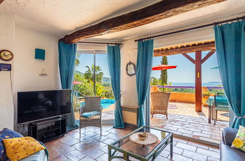 Photo 4 - 3 bedroom House in Le Lavandou with private pool and garden