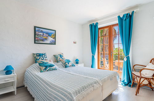 Photo 11 - 3 bedroom House in Le Lavandou with private pool and garden
