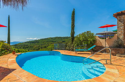 Photo 23 - 3 bedroom House in Le Lavandou with private pool and garden