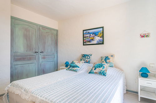 Photo 12 - 3 bedroom House in Le Lavandou with private pool and garden