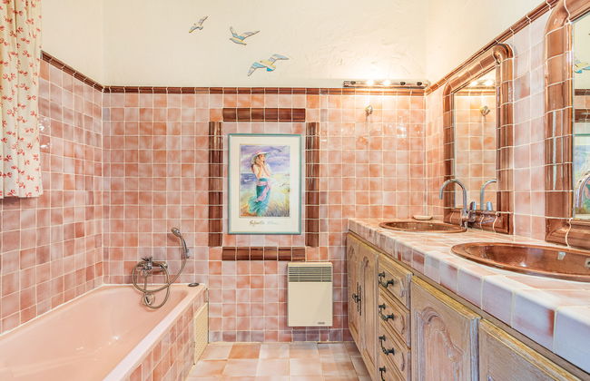 Casa de 4 quartos em Le Lavandou com piscina privada e jardim - Foto 18