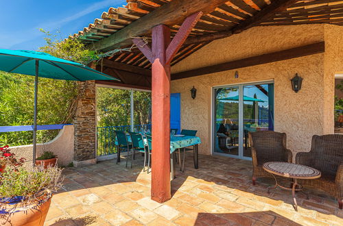 Photo 27 - 3 bedroom House in Le Lavandou with private pool and garden