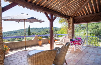 Photo 3 - Maison de 3 chambres à Le Lavandou avec piscine privée et vues à la mer