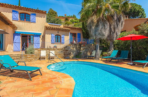 Photo 24 - 3 bedroom House in Le Lavandou with private pool and garden