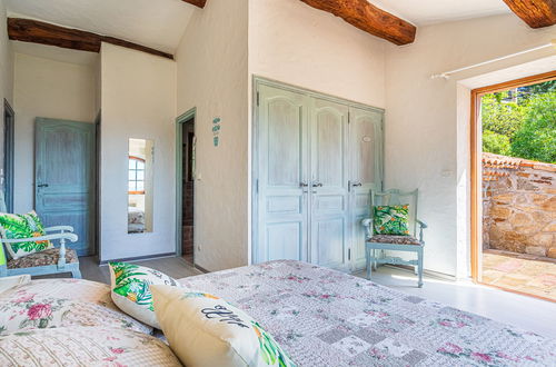 Photo 15 - 3 bedroom House in Le Lavandou with private pool and garden