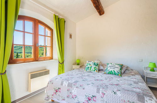 Photo 14 - 3 bedroom House in Le Lavandou with private pool and garden