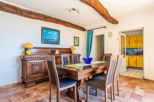 Photo 9 - 3 bedroom House in Le Lavandou with private pool and garden