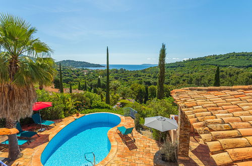 Photo 21 - 3 bedroom House in Le Lavandou with private pool and garden