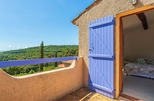 Photo 34 - 3 bedroom House in Le Lavandou with private pool and garden
