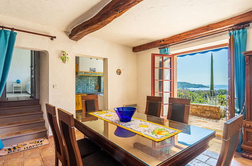 Photo 5 - 3 bedroom House in Le Lavandou with private pool and garden