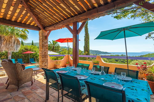 Photo 3 - 3 bedroom House in Le Lavandou with private pool and garden