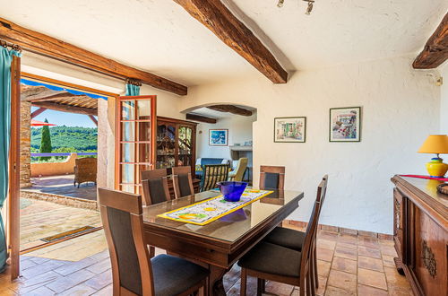 Photo 8 - 3 bedroom House in Le Lavandou with private pool and garden