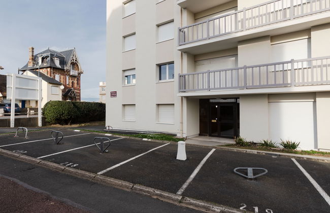2 bedroom Apartment in Villers-sur-Mer - Photo 16