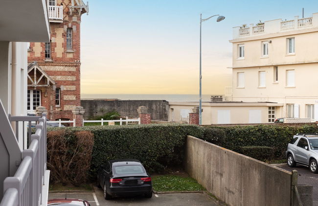 2 bedroom Apartment in Villers-sur-Mer - Photo 4
