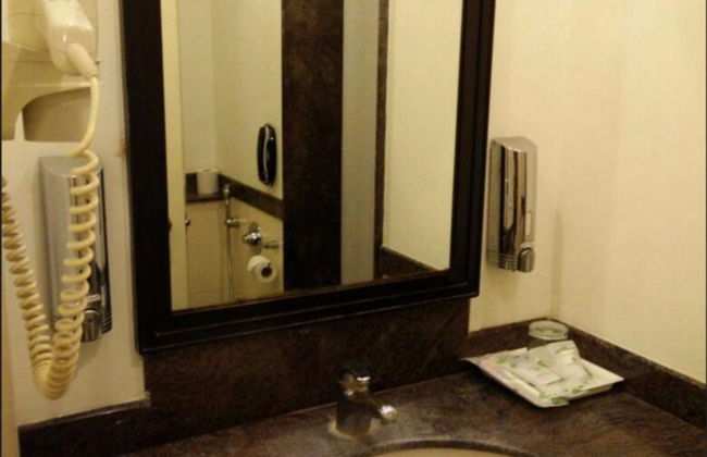 Lemon Tree Hotel Gachibowli - Photo 5