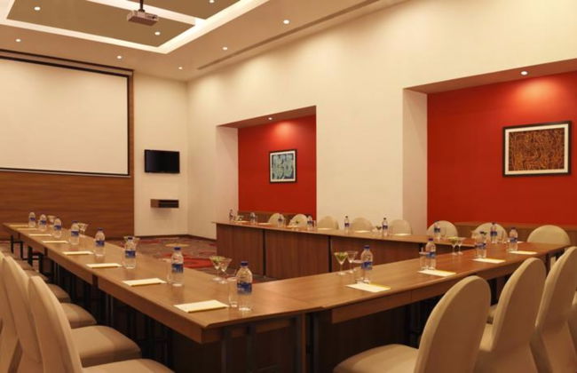 Lemon Tree Hotel Gachibowli - Photo 12